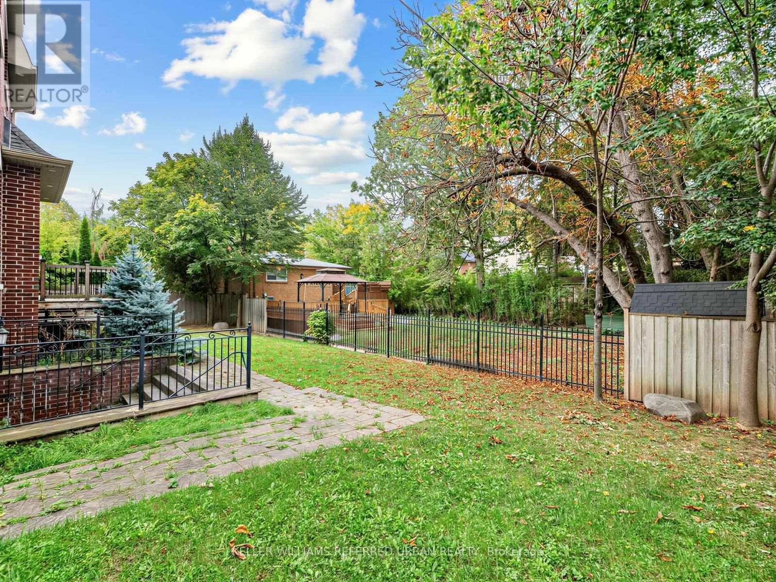 212 EMPRESS AVENUE - 44