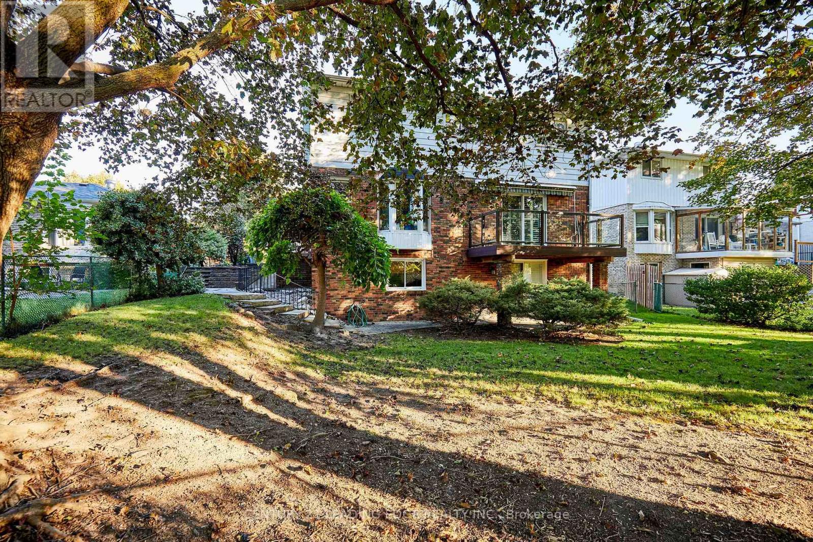 777 HUNTINGWOOD DRIVE - 44