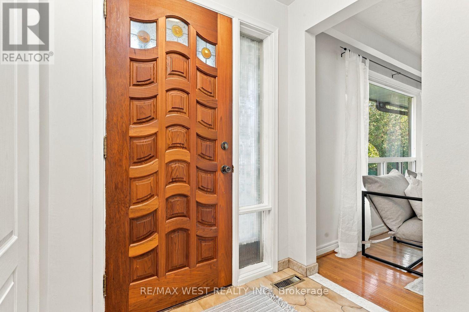 27 GARDENTREE STREET - 3