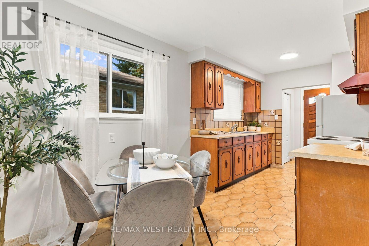 27 GARDENTREE STREET - 7