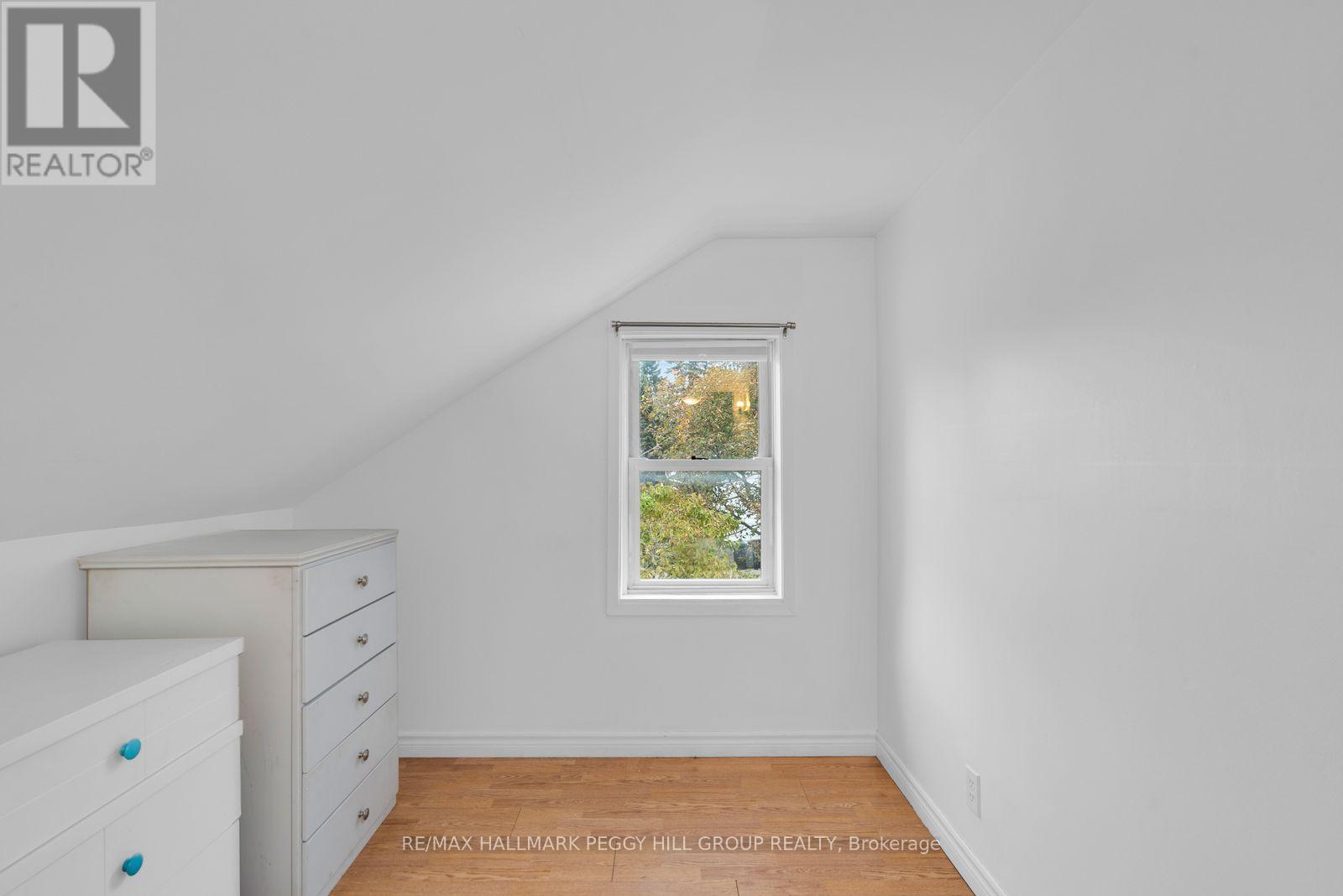 9 Caroline Street, Barrie photo 11