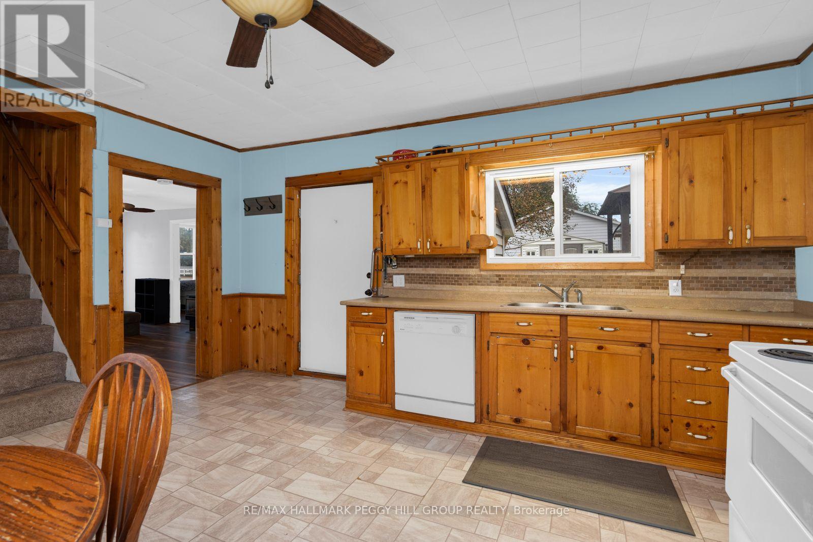 9 Caroline Street, Barrie photo 7