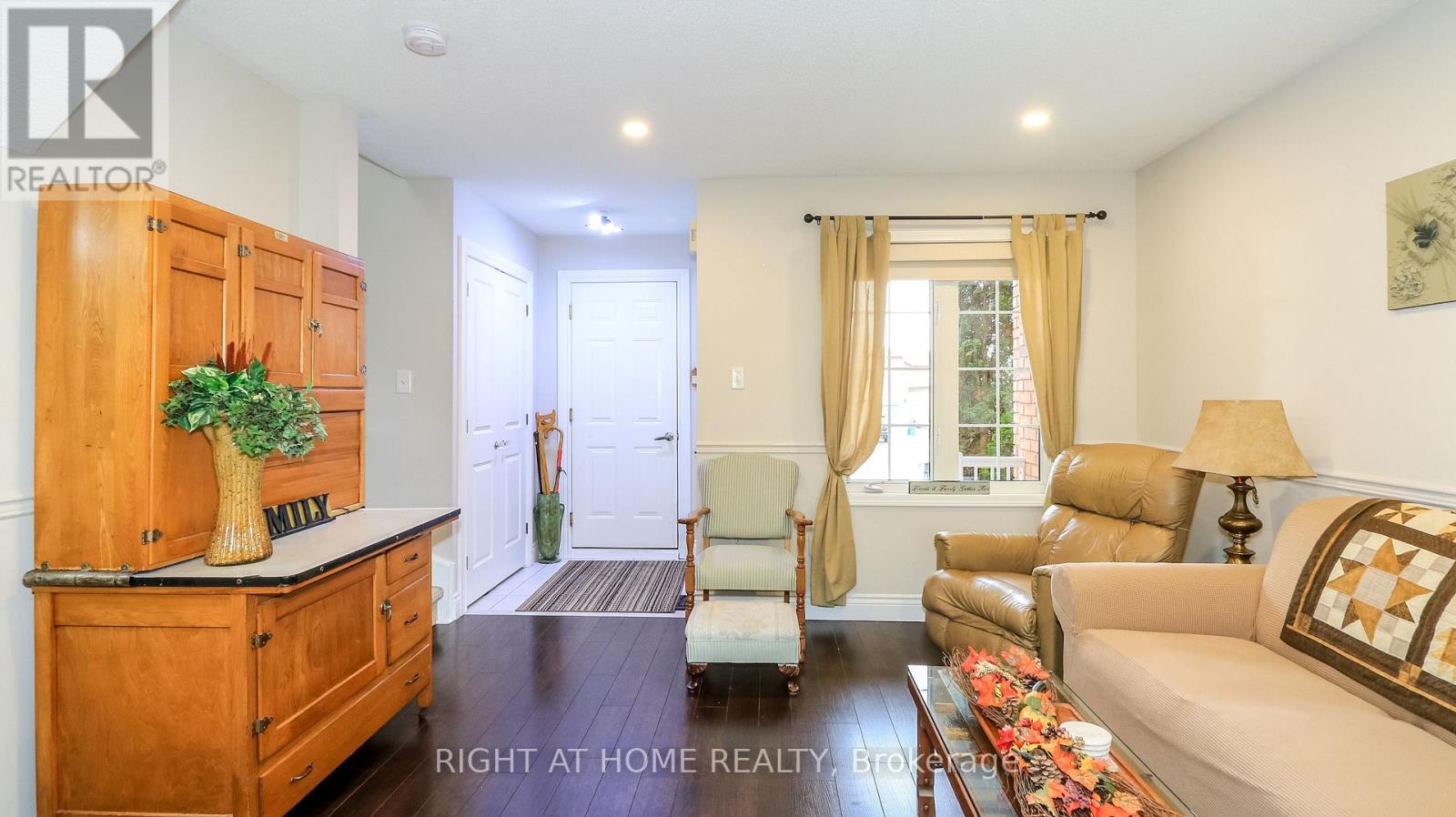 83 Pringle Drive, Barrie photo 3