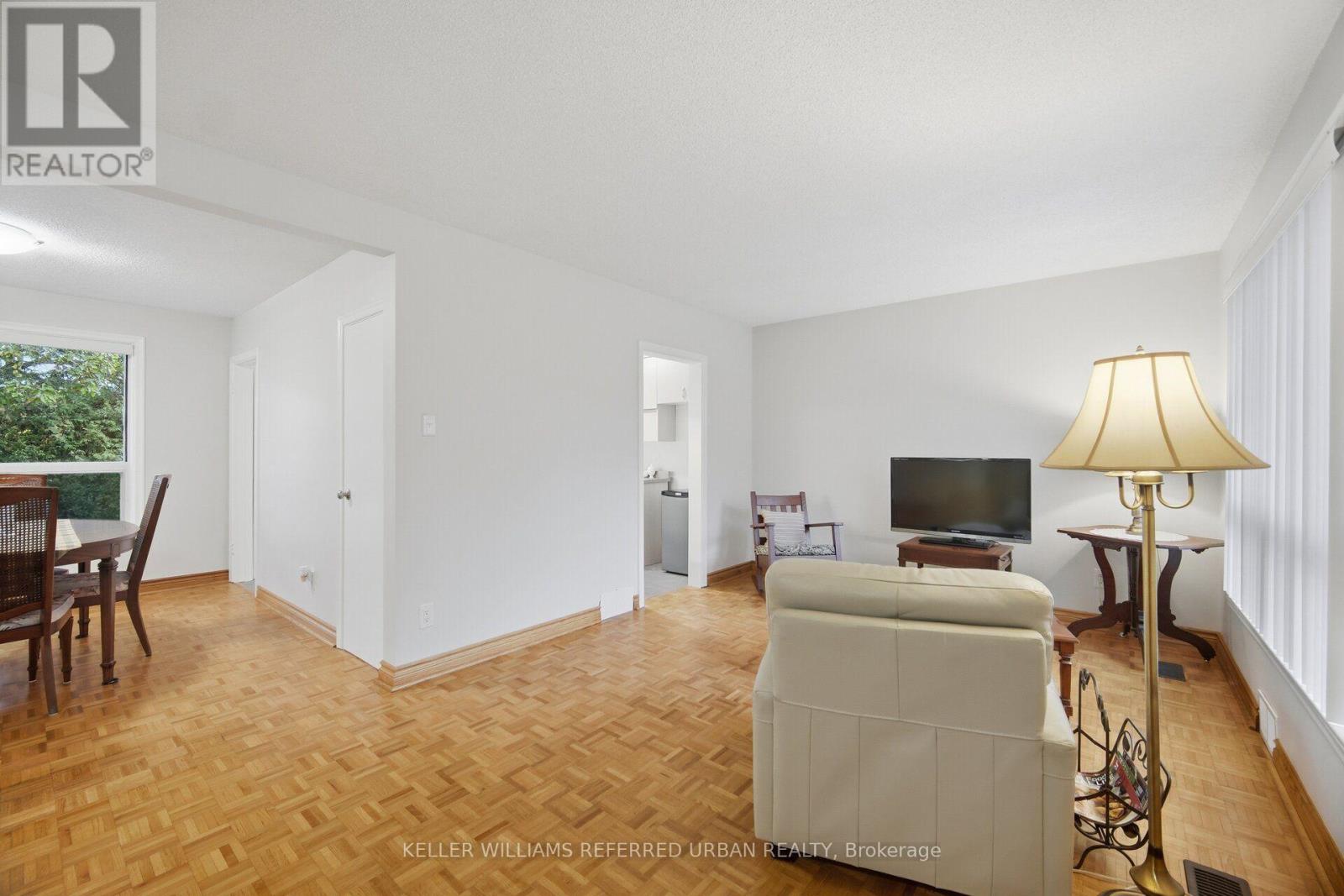 29 BEAUCOURT ROAD - 10