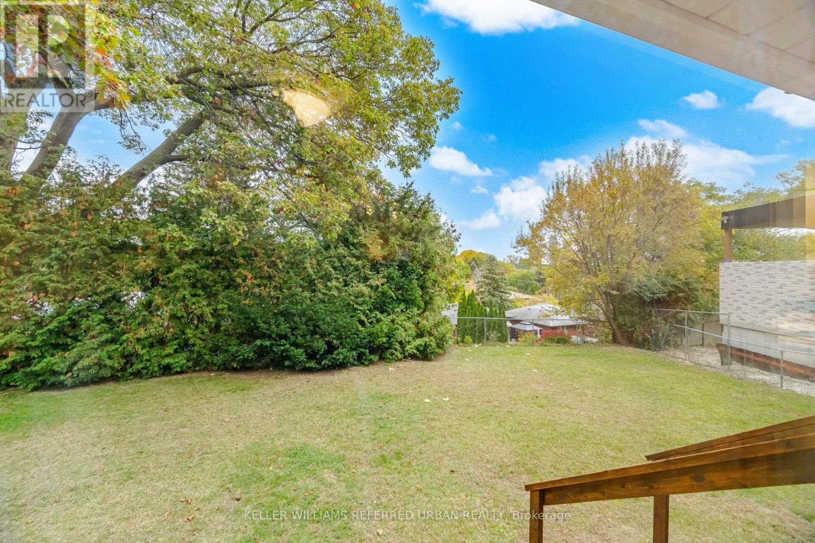 29 BEAUCOURT ROAD - 13