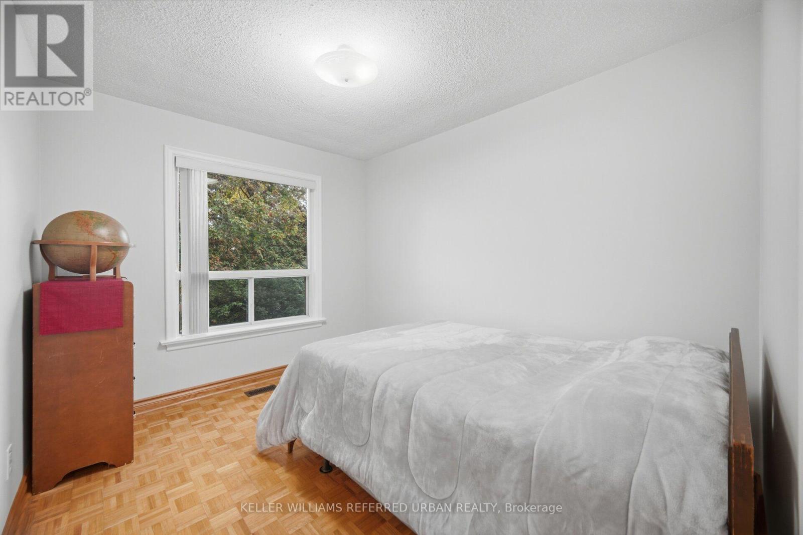 29 BEAUCOURT ROAD - 15