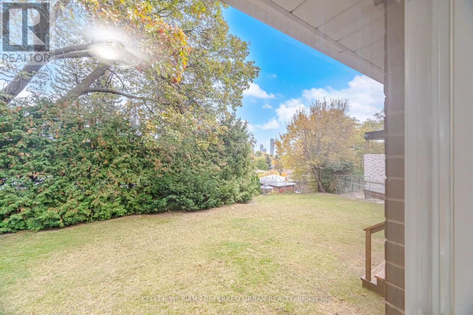 29 BEAUCOURT ROAD - 16