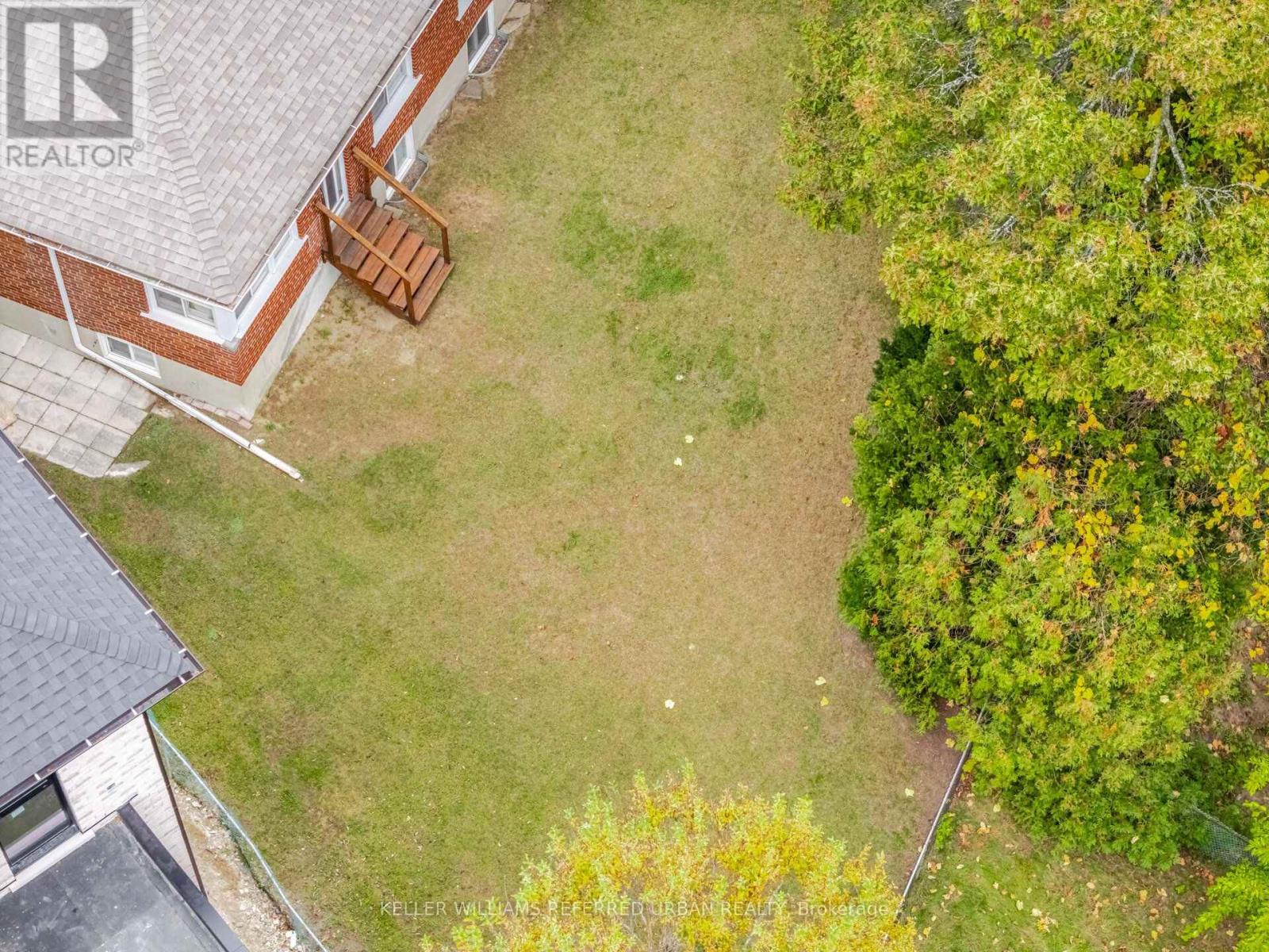 29 BEAUCOURT ROAD - 36