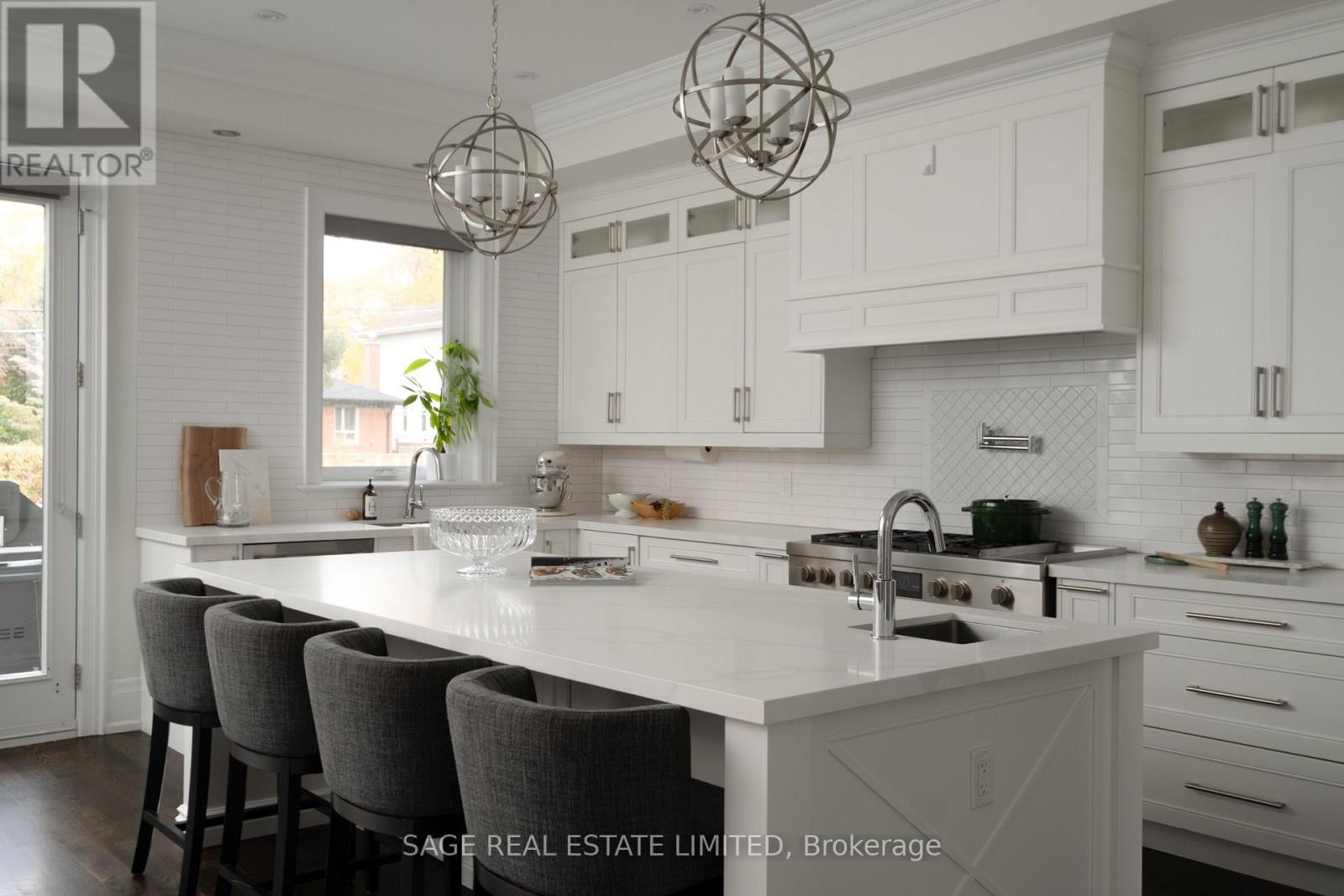 22 LESMAR DRIVE - 16