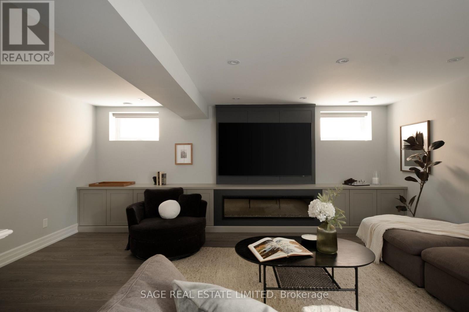 22 LESMAR DRIVE - 36