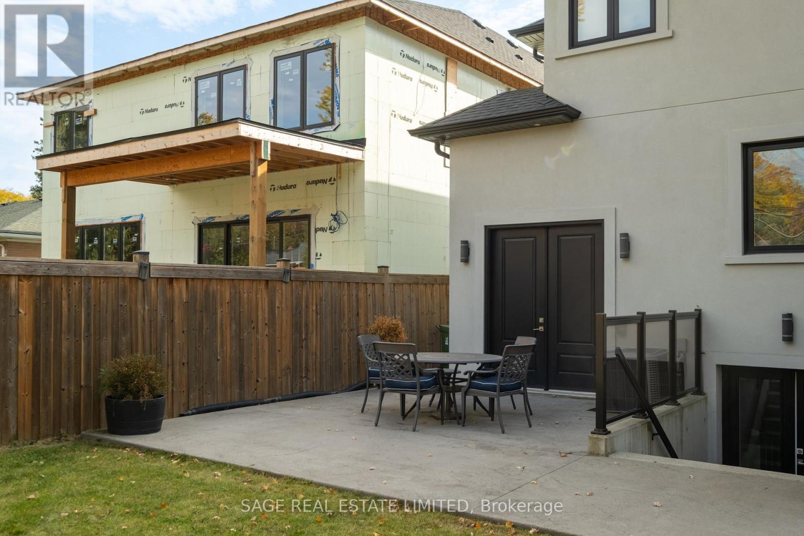 22 LESMAR DRIVE - 43