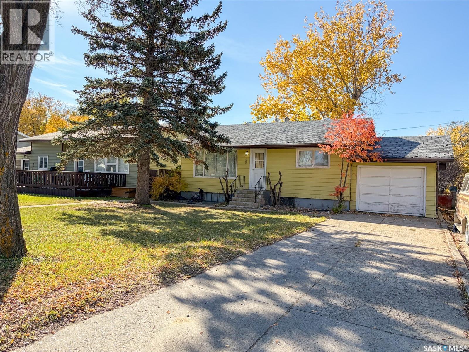 777 3rd STREET E, Shaunavon — photo 2