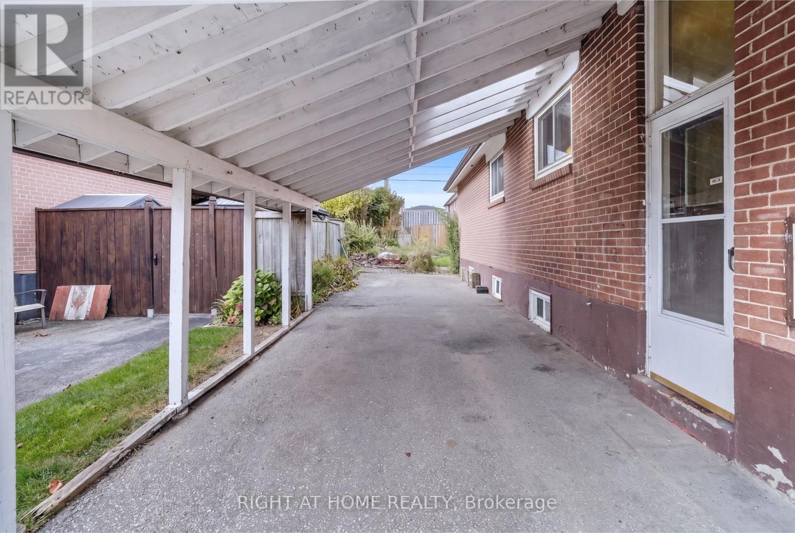 874 GRENOBLE BOULEVARD - 31