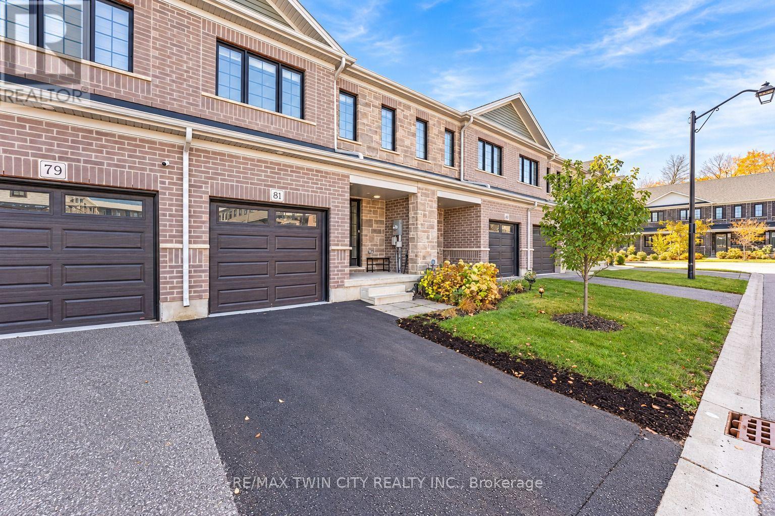 81 WOODEDGE CIRCLE — photo 2