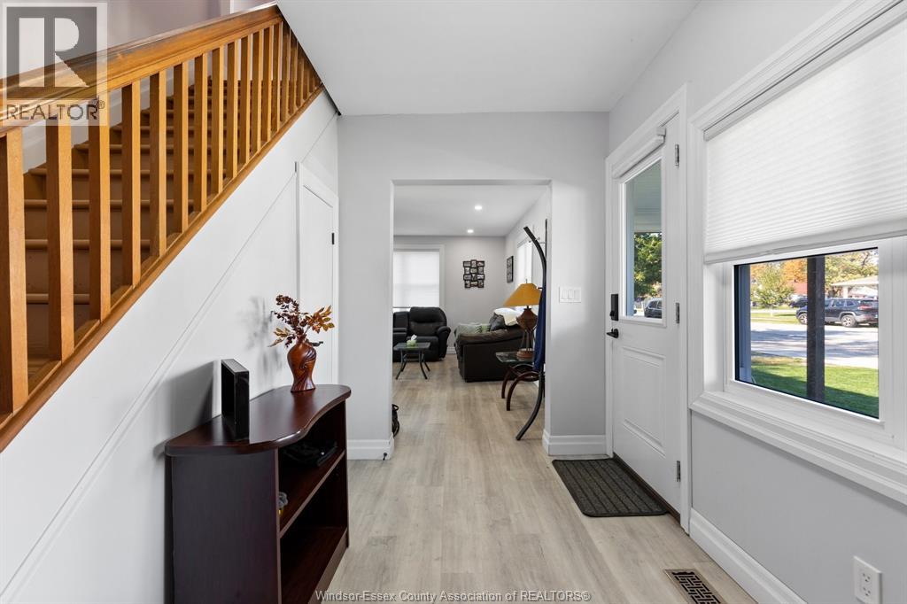 179 SINASAC STREET West, Harrow — photo 3