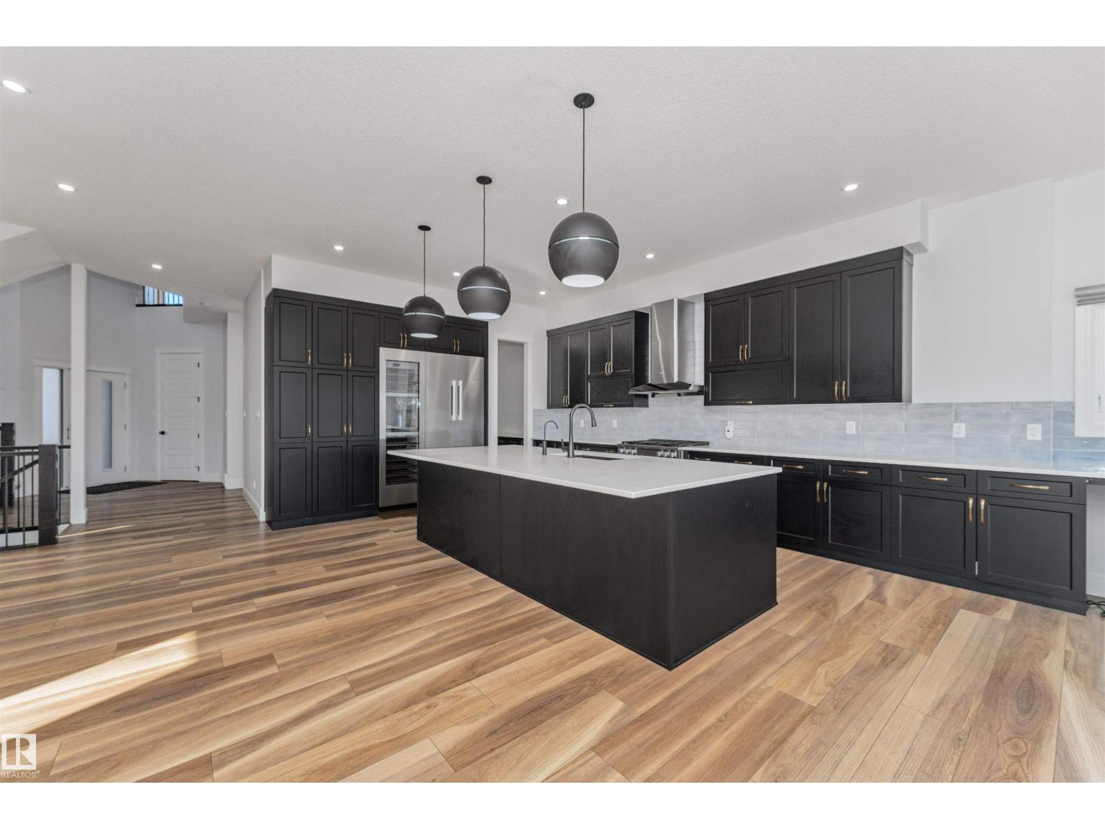Property photograph 7 for MLS E4514661