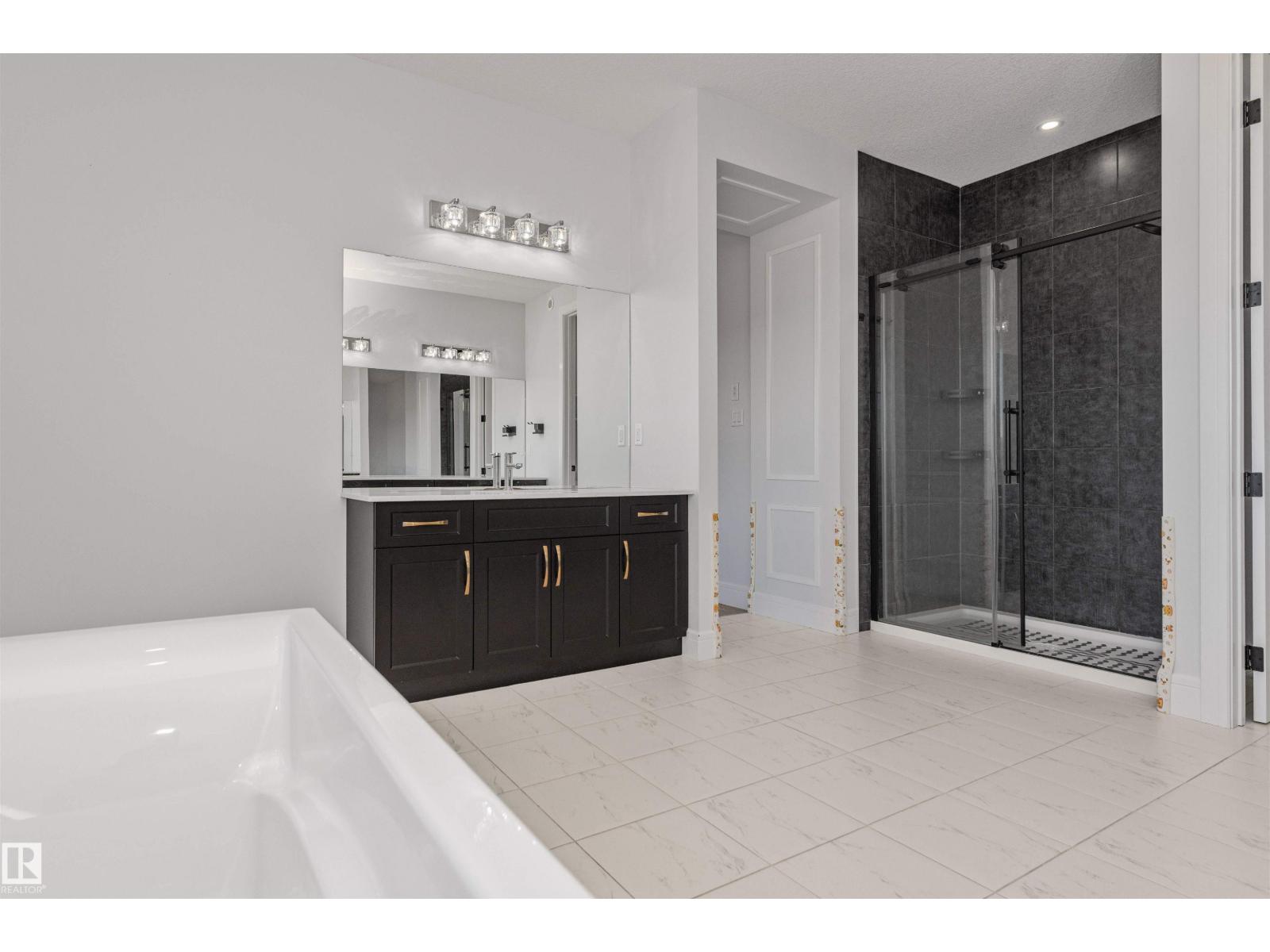 Property photograph 37 for MLS E4514661