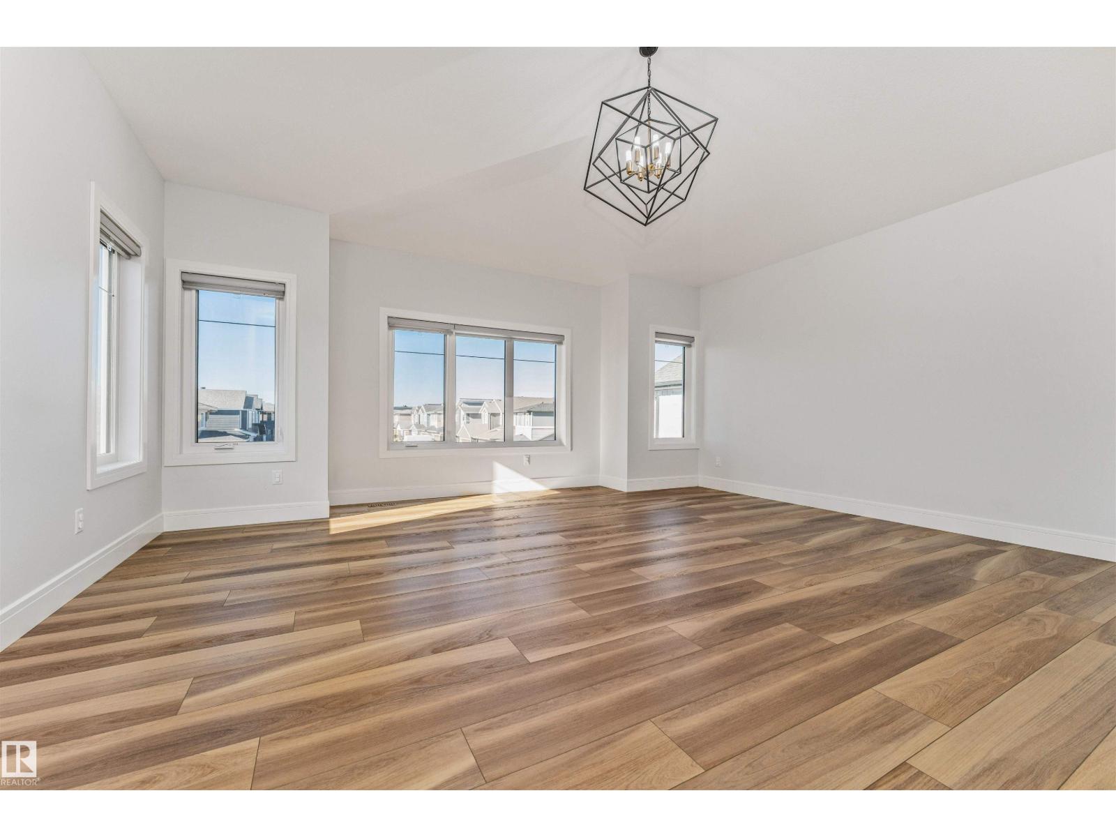 Property photograph 25 for MLS E4514661