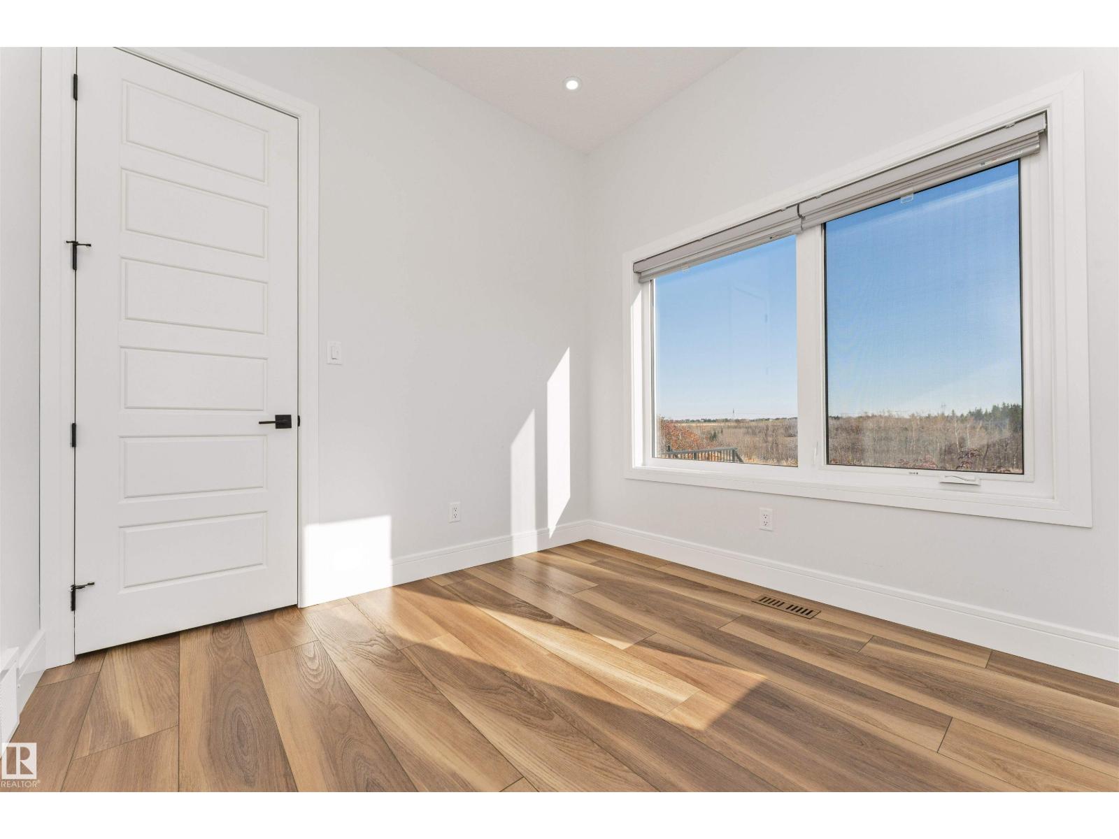 Property photograph 19 for MLS E4514661
