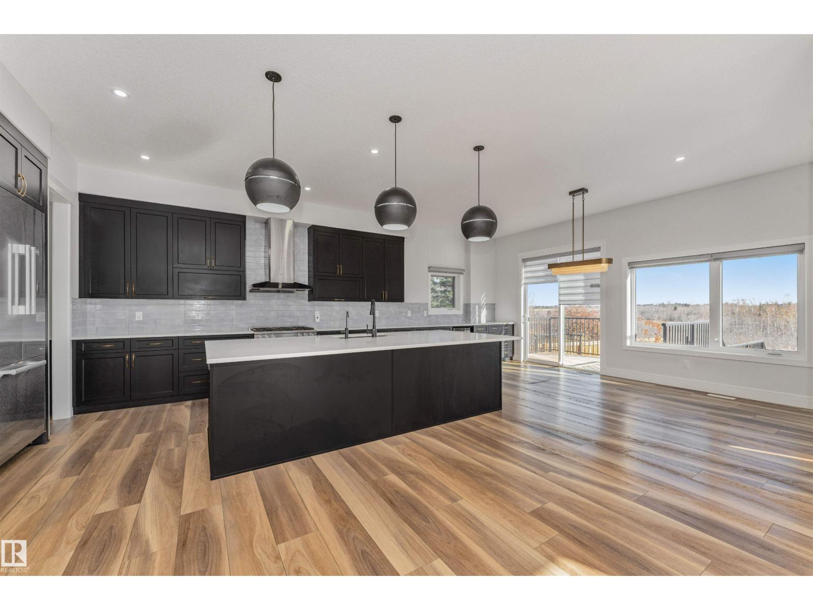 Property photograph 9 for MLS E4514661