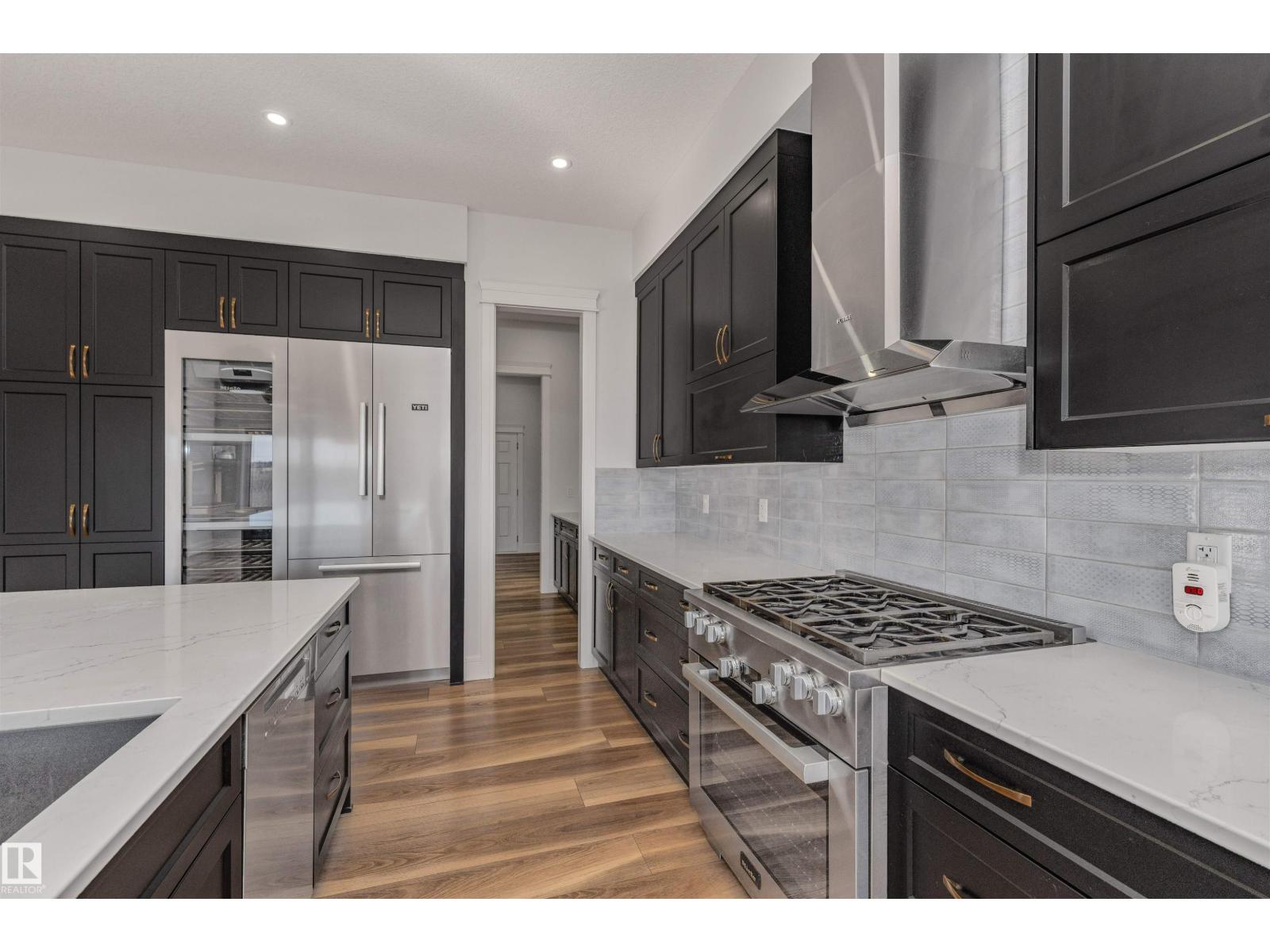 Property photograph 11 for MLS E4514661