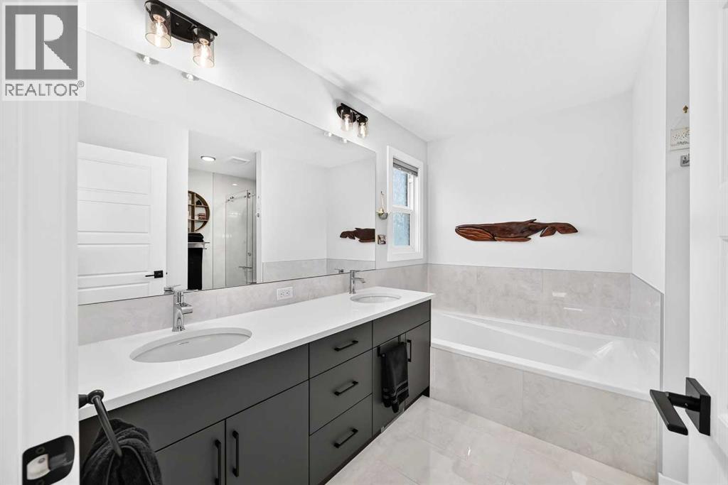 19 Versant View SW, Calgary — photo 23