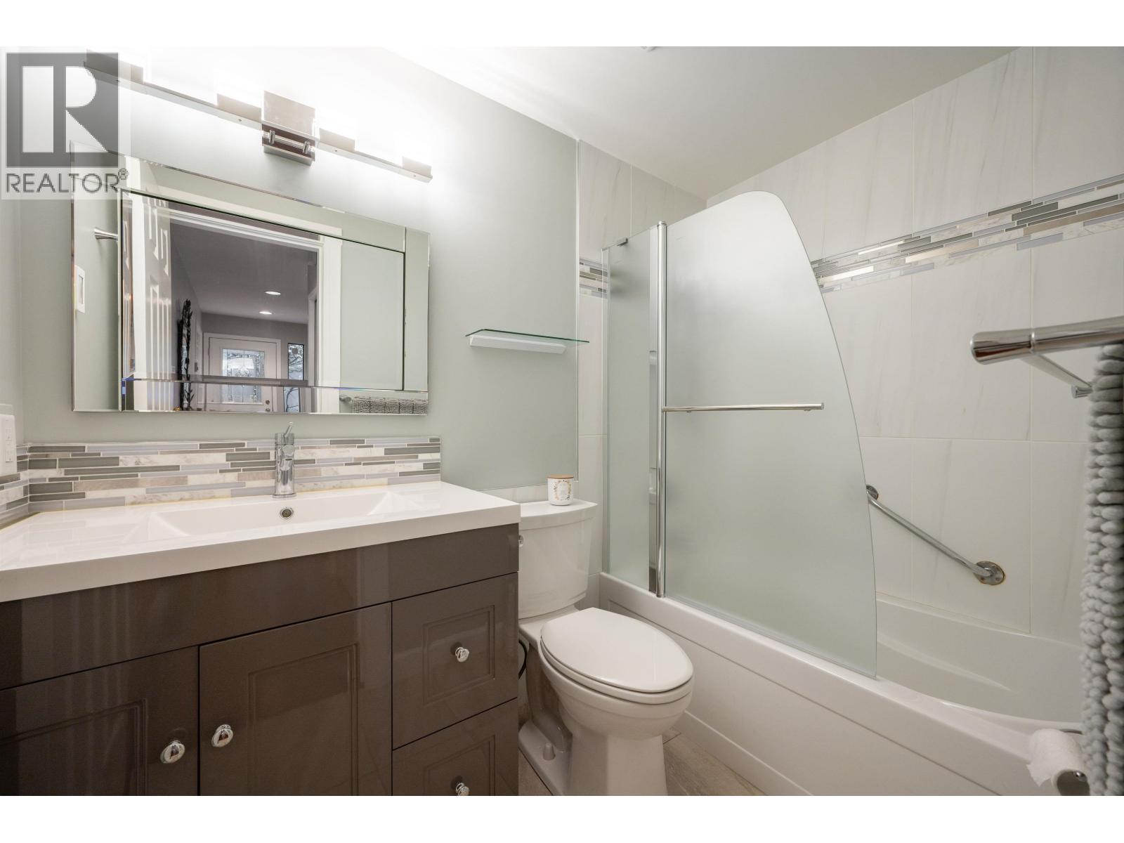12 229 E 8th Street, North Vancouver — photo 24
