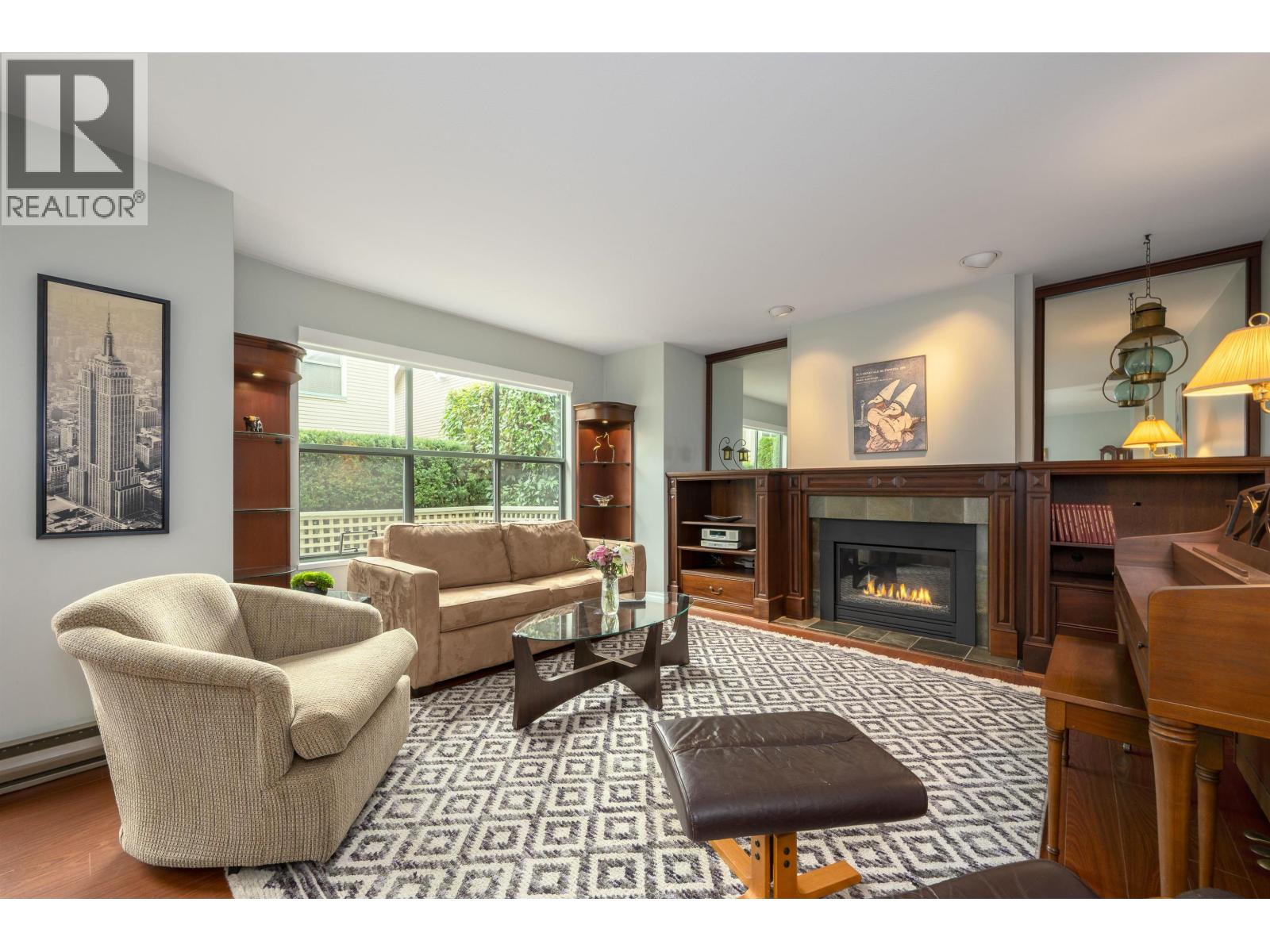 12 229 E 8th Street, North Vancouver — photo 3