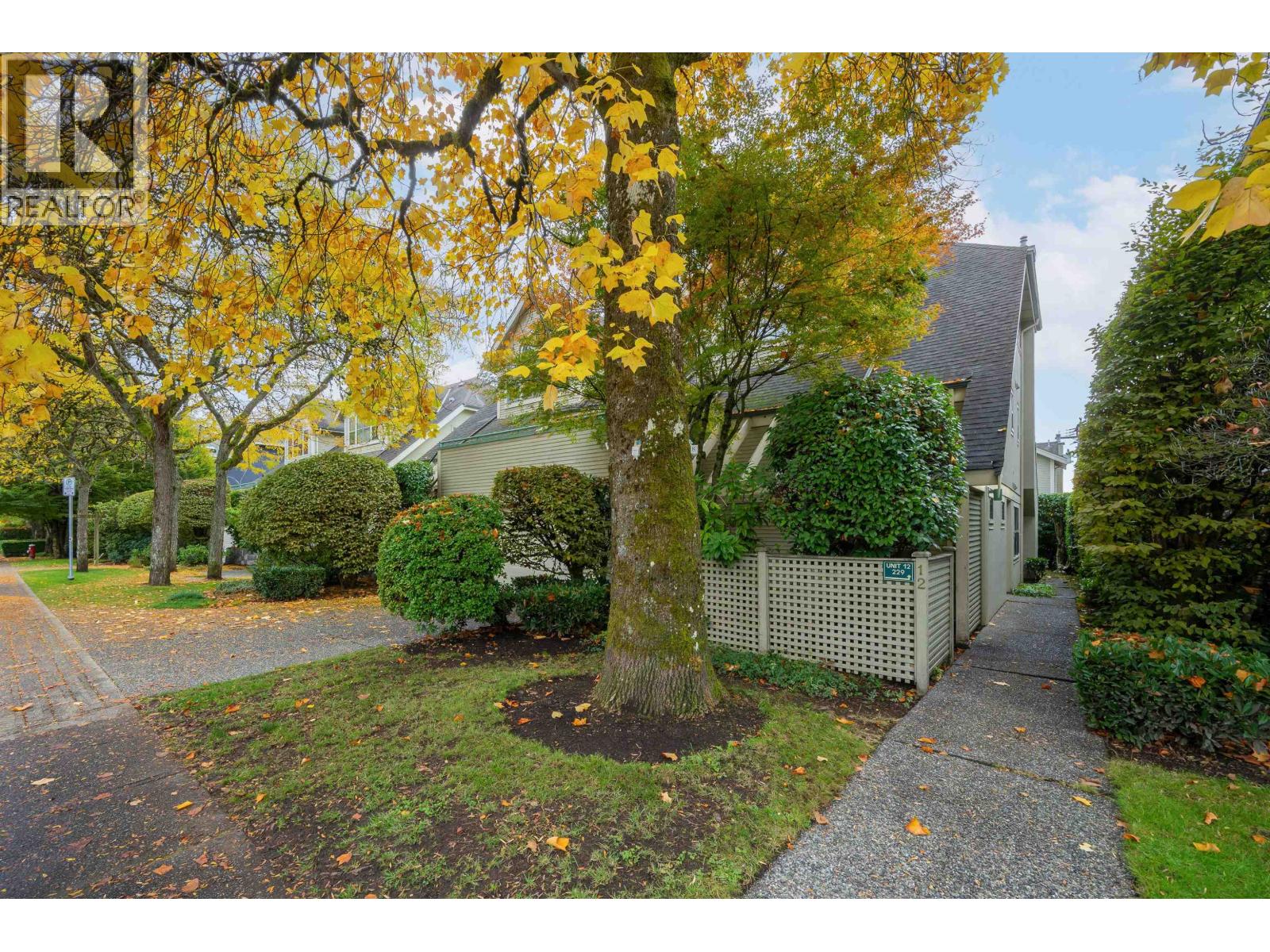 12 229 E 8th Street, North Vancouver — photo 30
