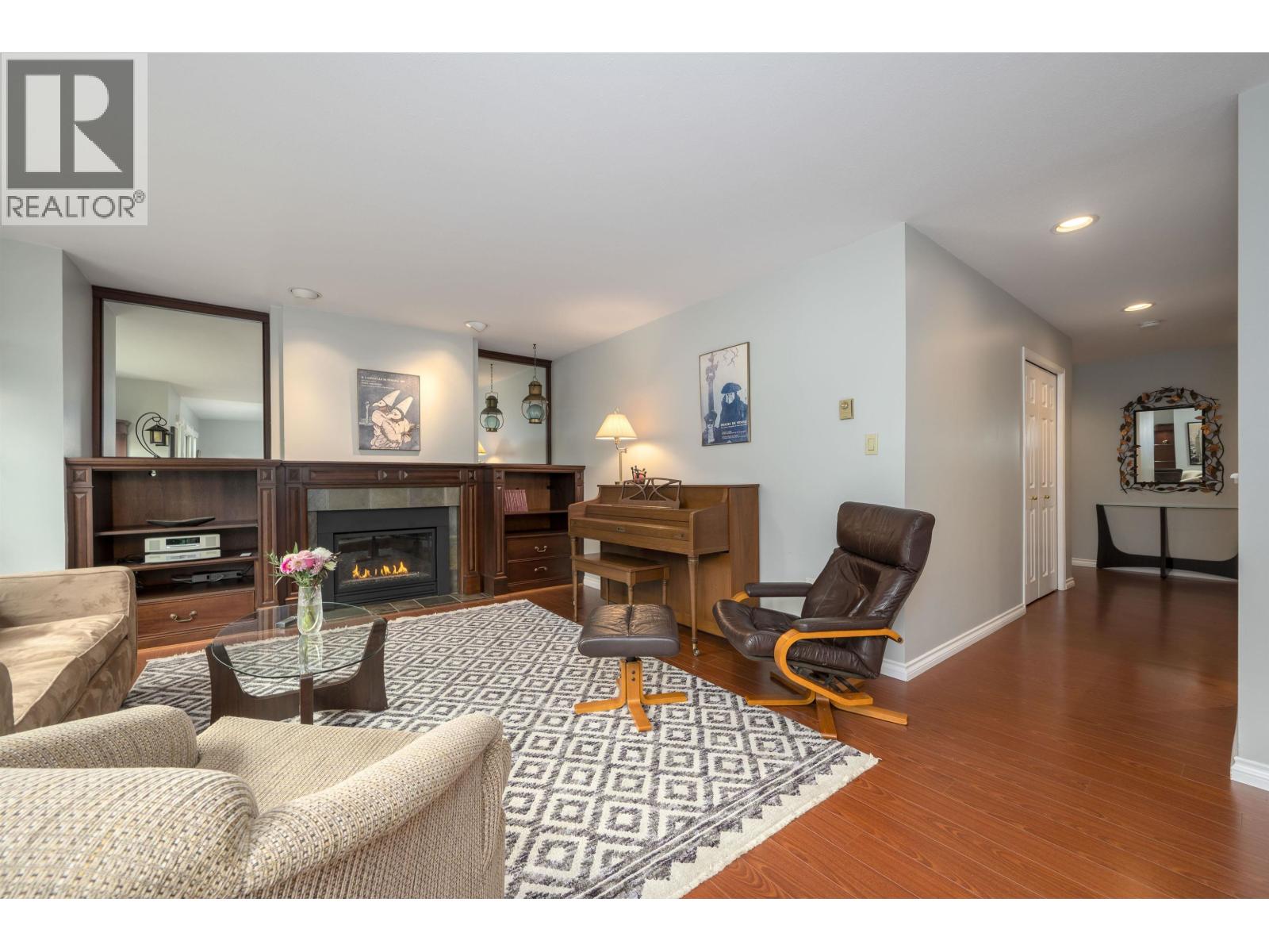 12 229 E 8th Street, North Vancouver — photo 4