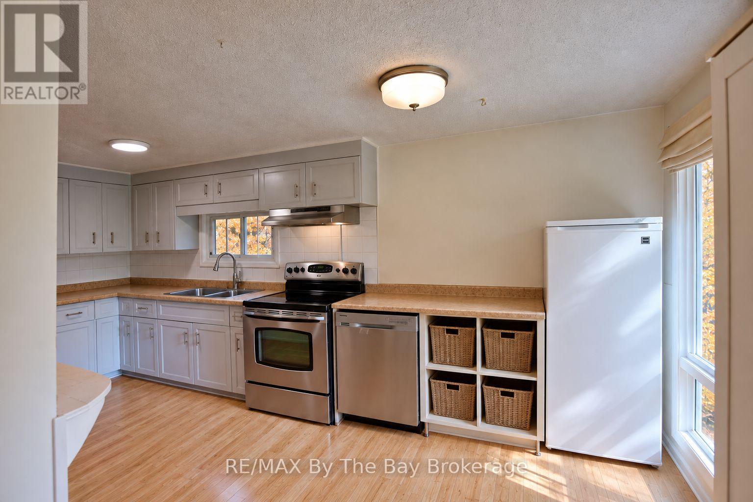 103 Sunnidale Road, Wasaga Beach photo 10