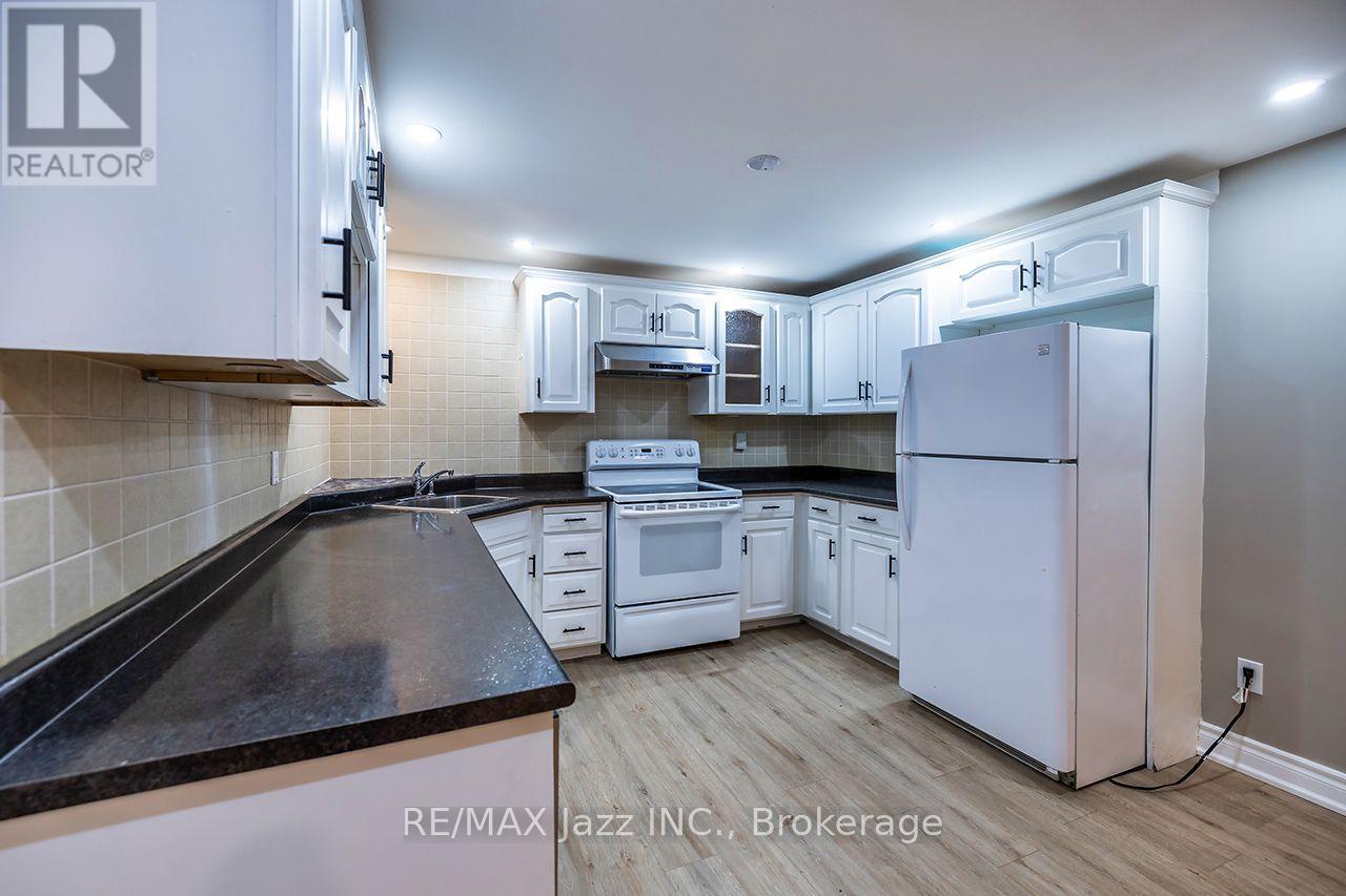 Lower- 14 Arnold Crescent, Whitby, ON photo 8