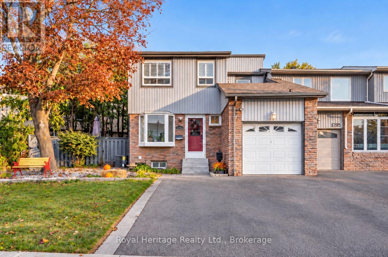 1795 BRONTE SQUARE - 2