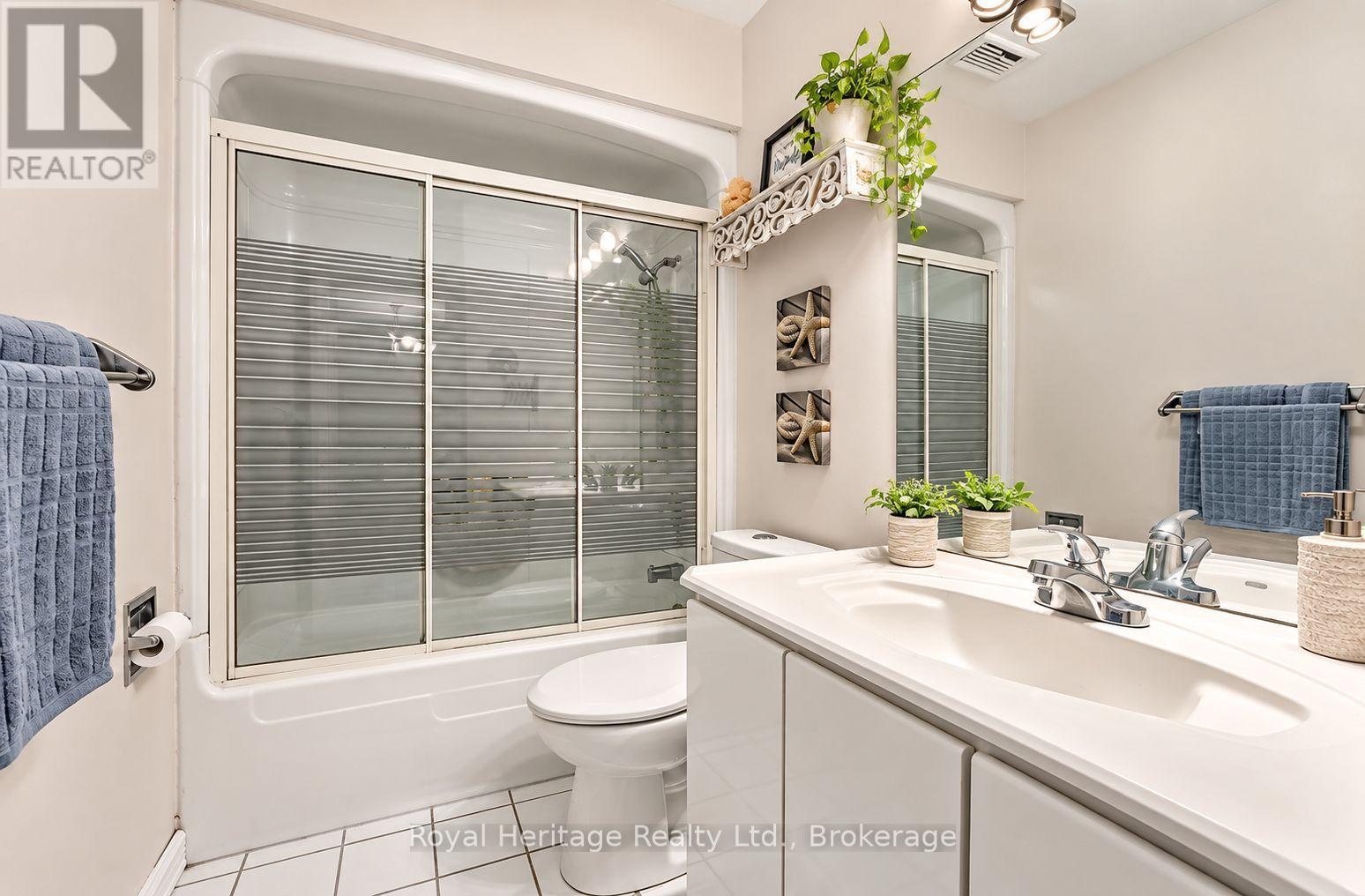 1795 BRONTE SQUARE - 31