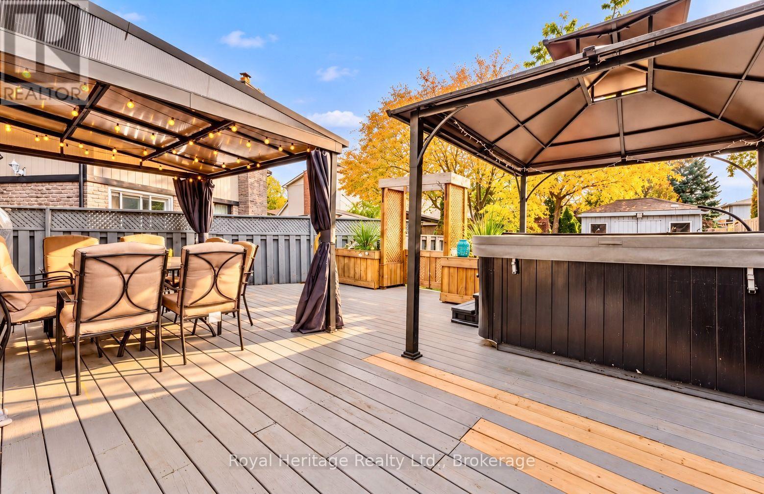 1795 BRONTE SQUARE - 40
