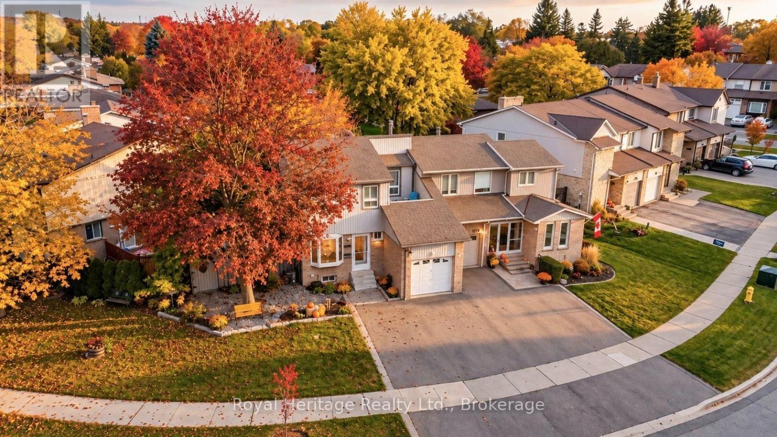 1795 BRONTE SQUARE - 5