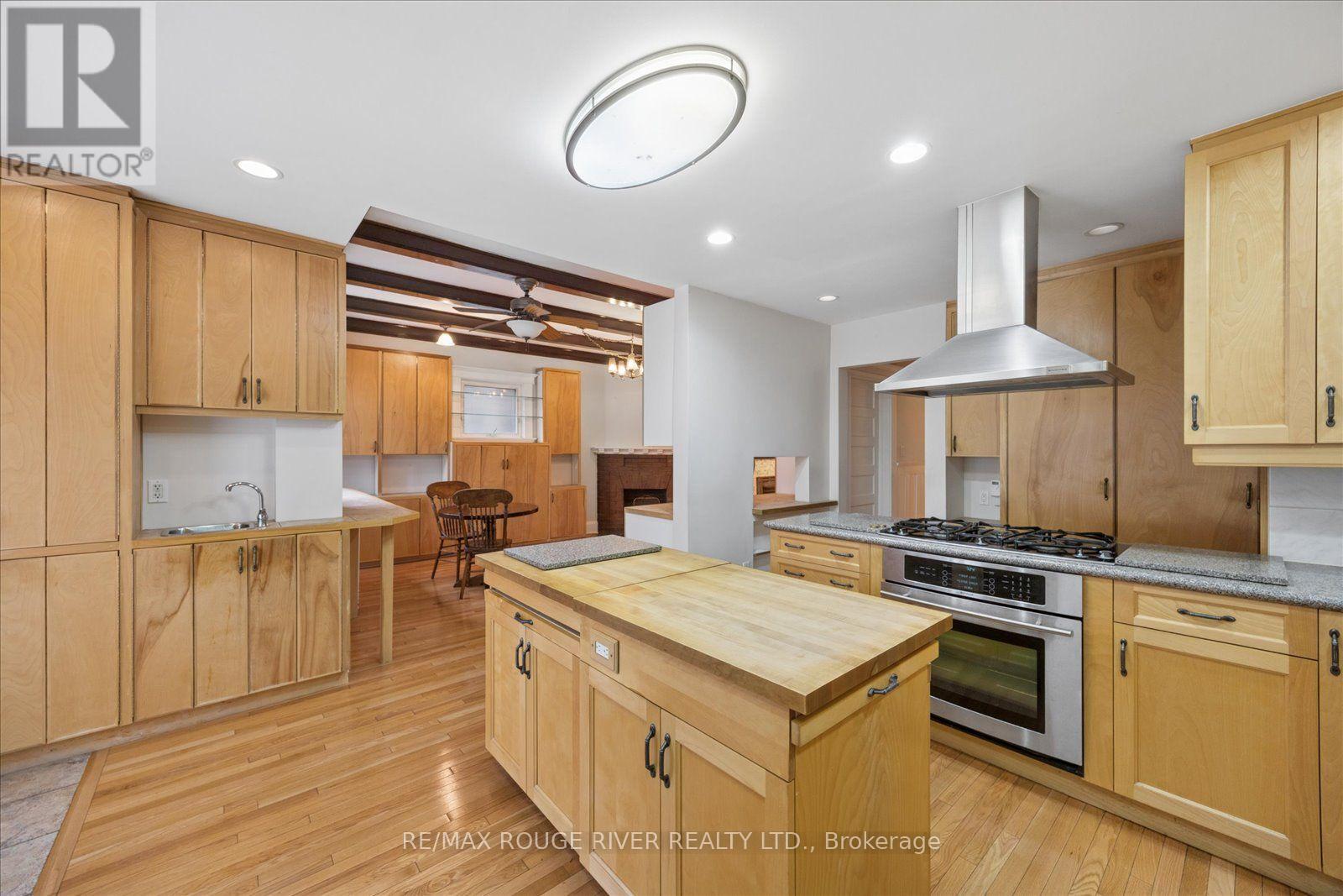 154 WALMER ROAD - 19