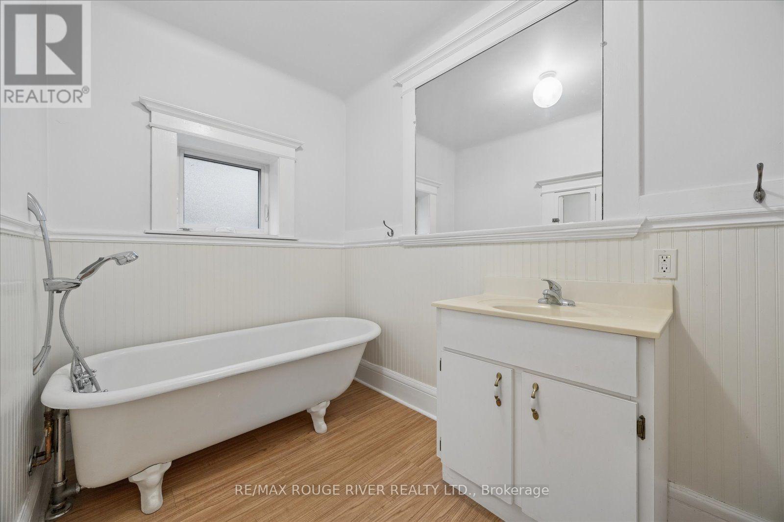 154 WALMER ROAD - 31