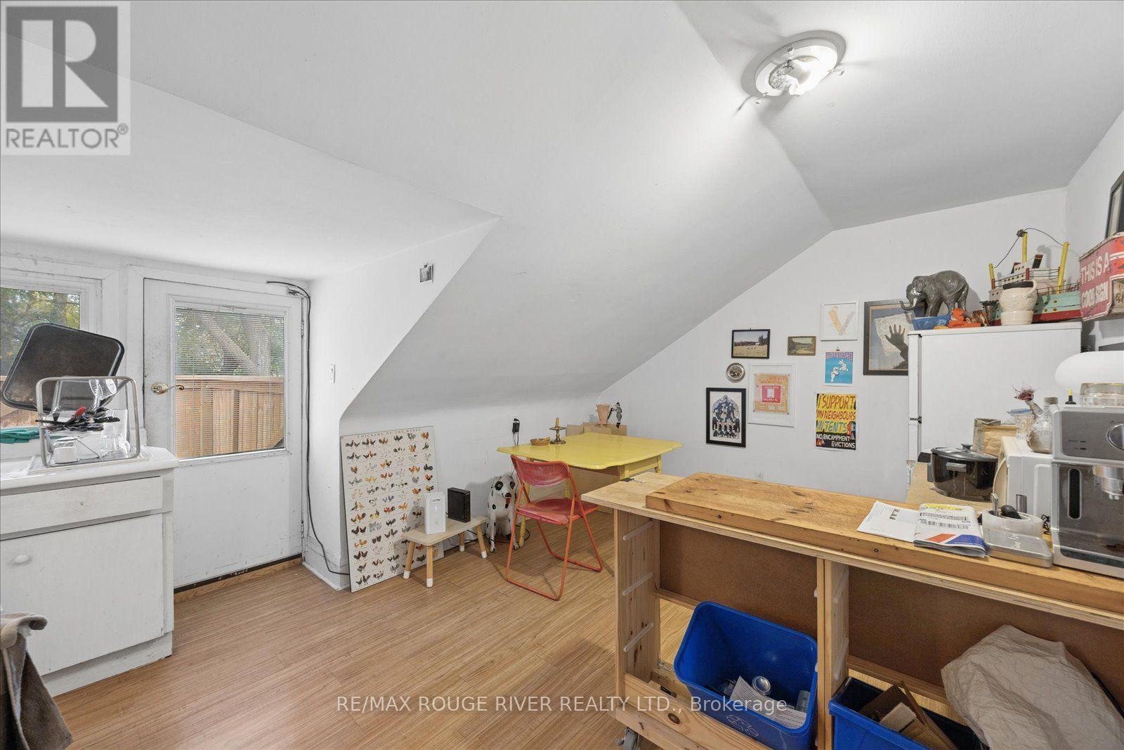 154 WALMER ROAD - 32