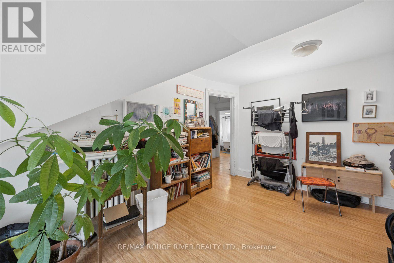 154 WALMER ROAD - 37