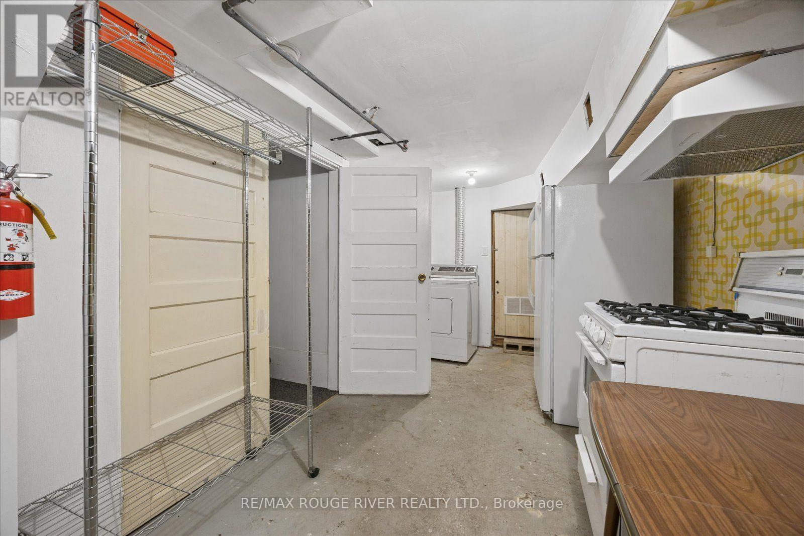154 WALMER ROAD - 38