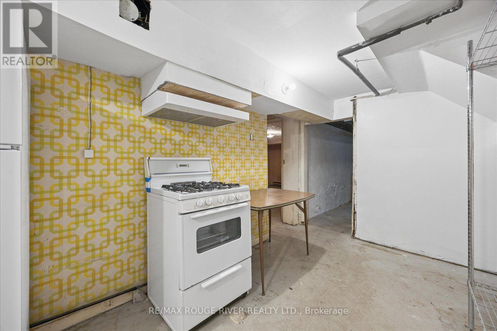 154 WALMER ROAD - 39