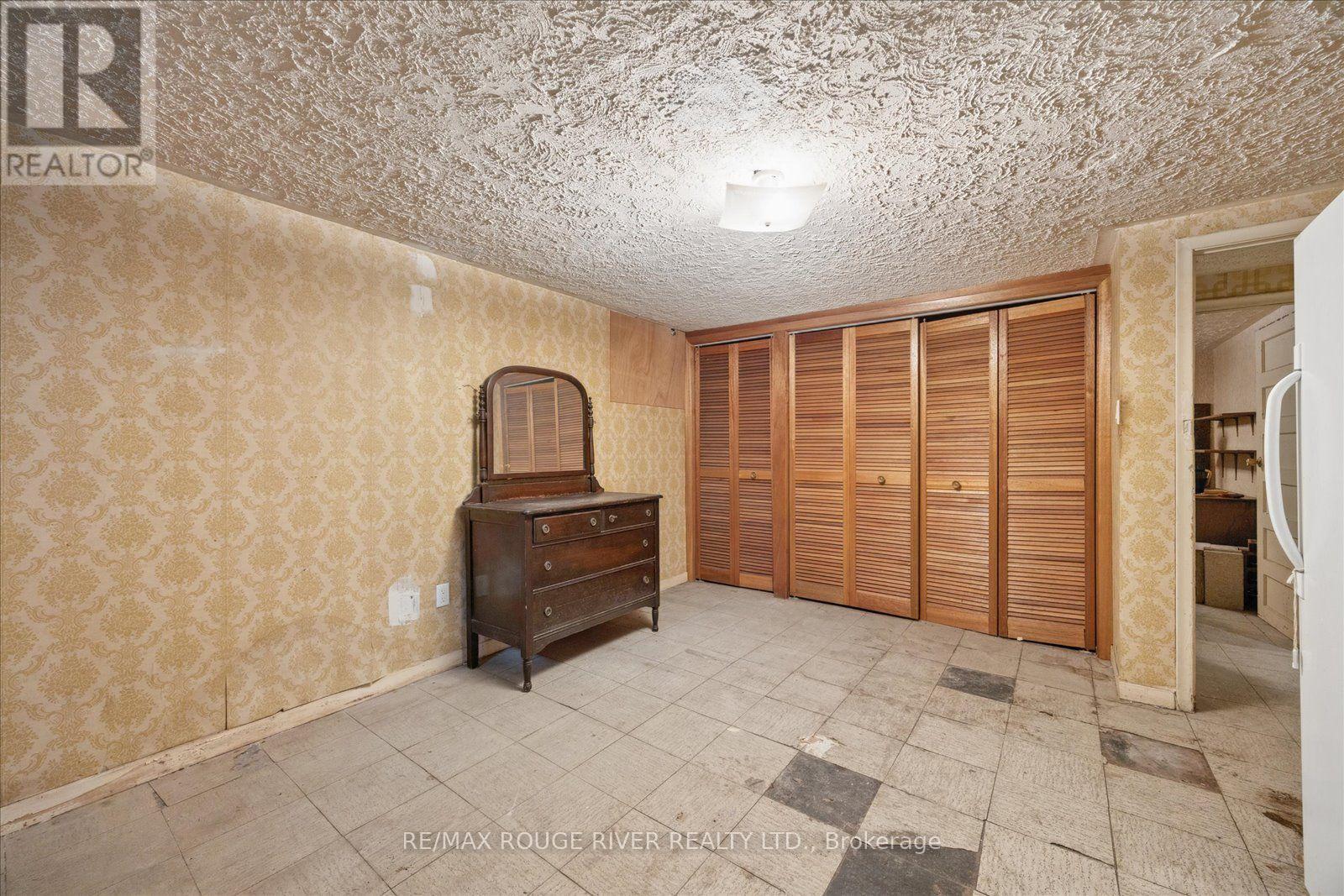 154 WALMER ROAD - 41