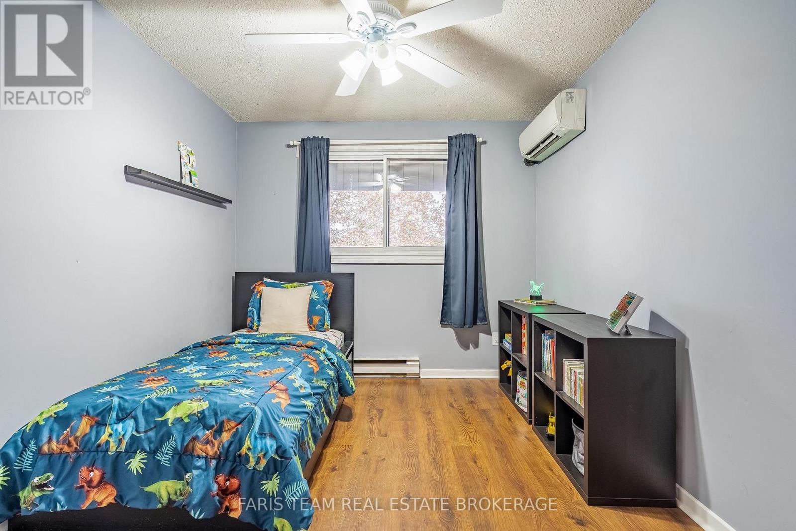 264 Collings Avenue, Bradford West Gwillimbury photo 16