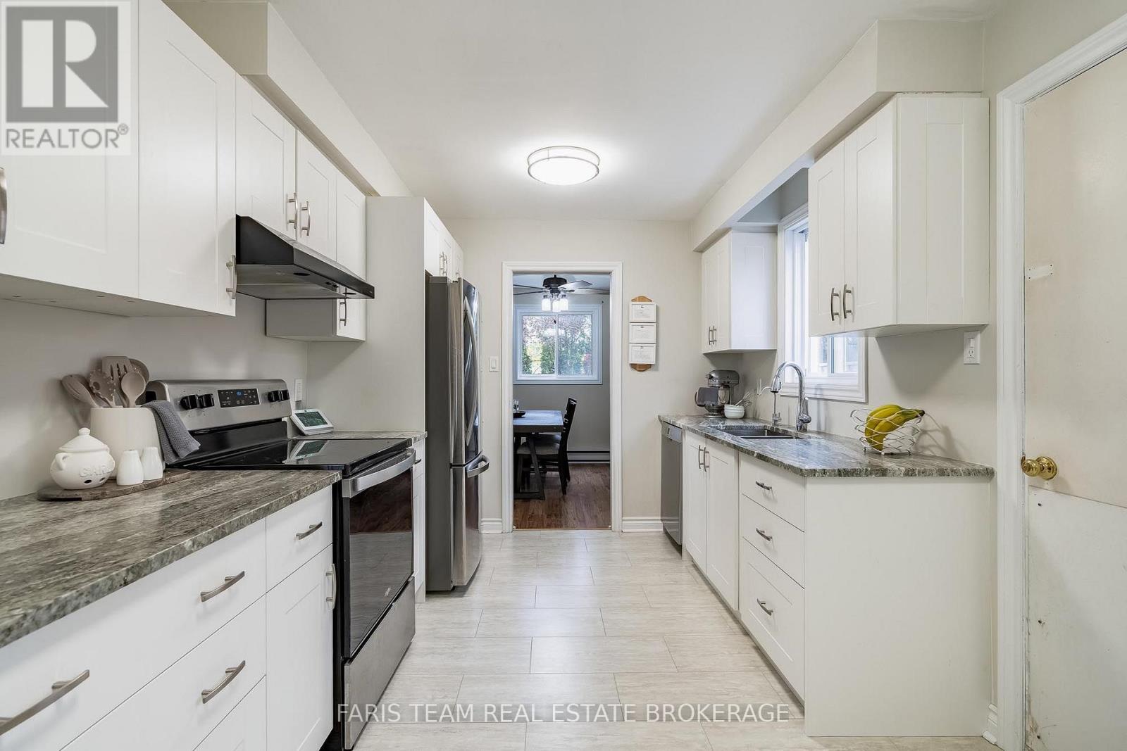 264 Collings Avenue, Bradford West Gwillimbury photo 4