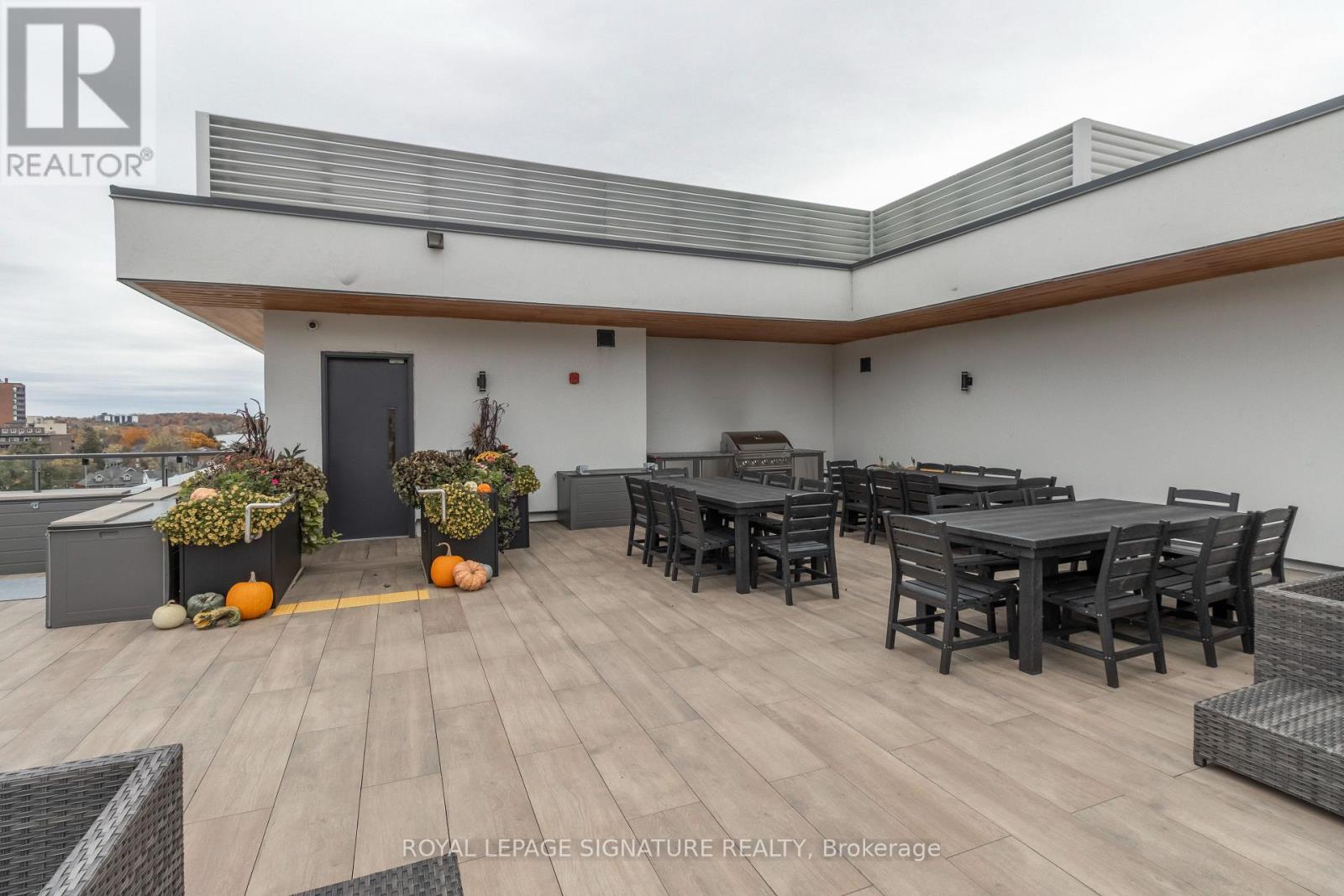 514-185 Dunlop Street, Barrie photo 18