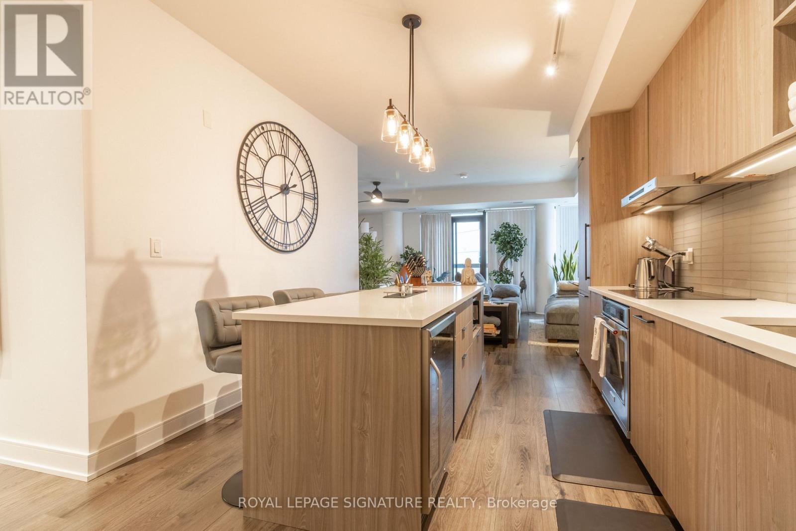 514-185 Dunlop Street, Barrie photo 22