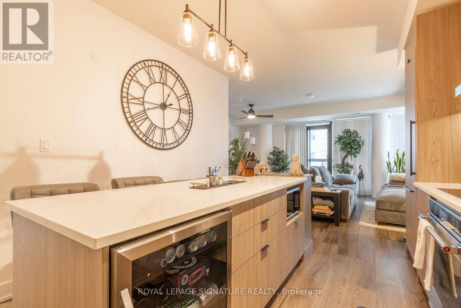 514-185 Dunlop Street, Barrie photo 24