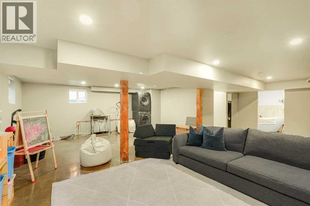 817 4 Street NE, Calgary — photo 27