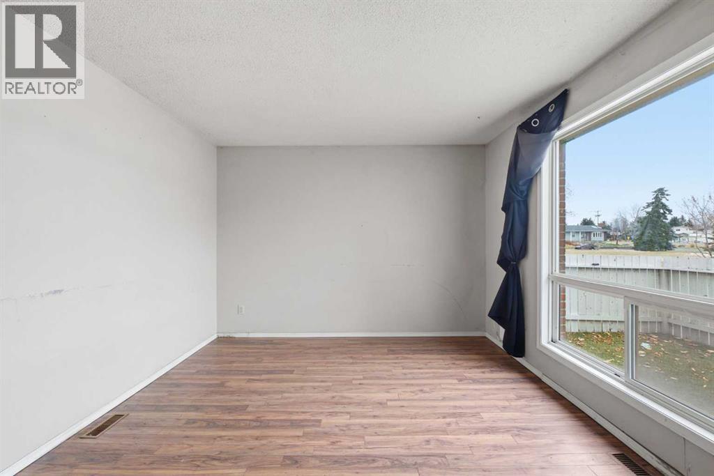 28, 64 Whitnel Court NE, Calgary — photo 3